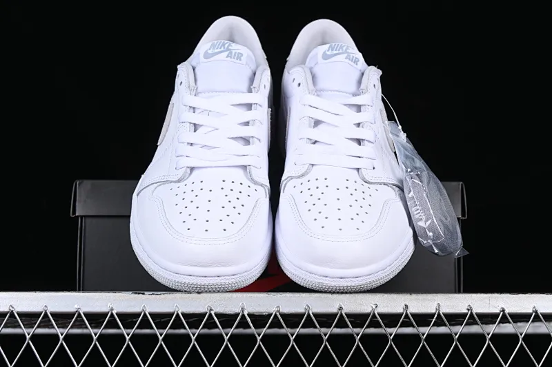 All categories Air Jordan Jordan series basketball shoes Air Jordan 1 Low LJR version Air Jordan 1 Low OG "Shattered Backboard" AJ1 Joe 1 customized version white buckle low-top basketball shoes CZ0790-100
